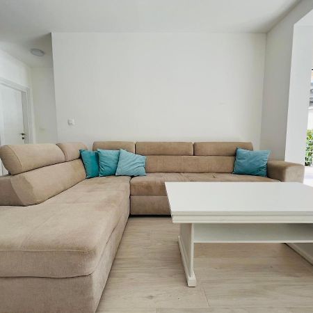 Apartment With Terrace And Private Parking 코토르 외부 사진