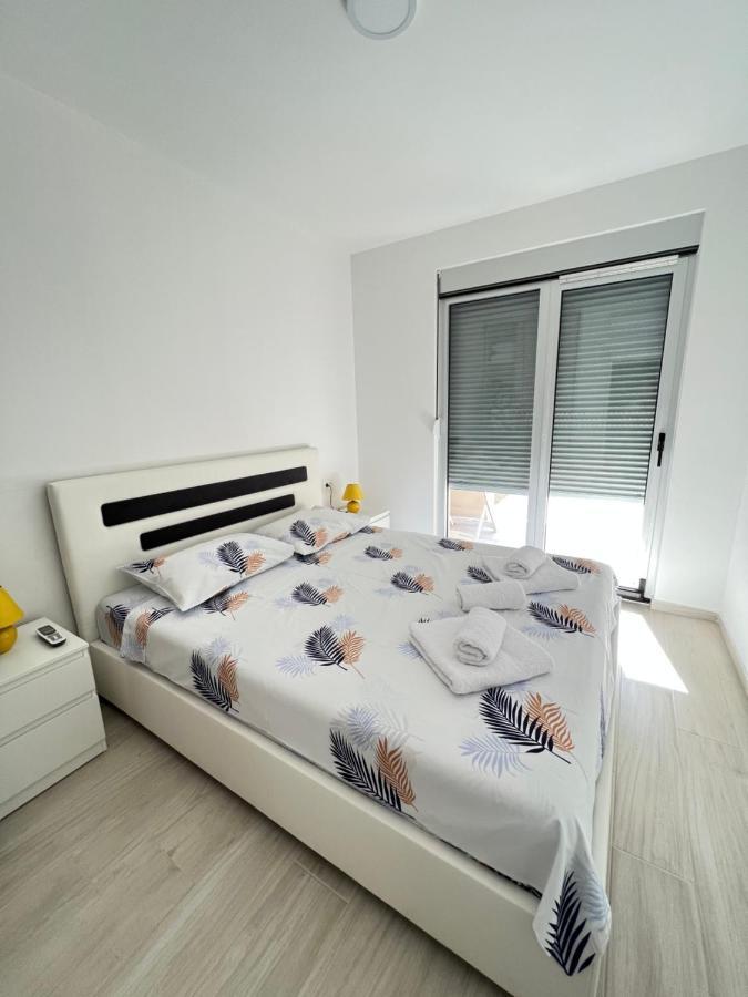 Apartment With Terrace And Private Parking 코토르 외부 사진