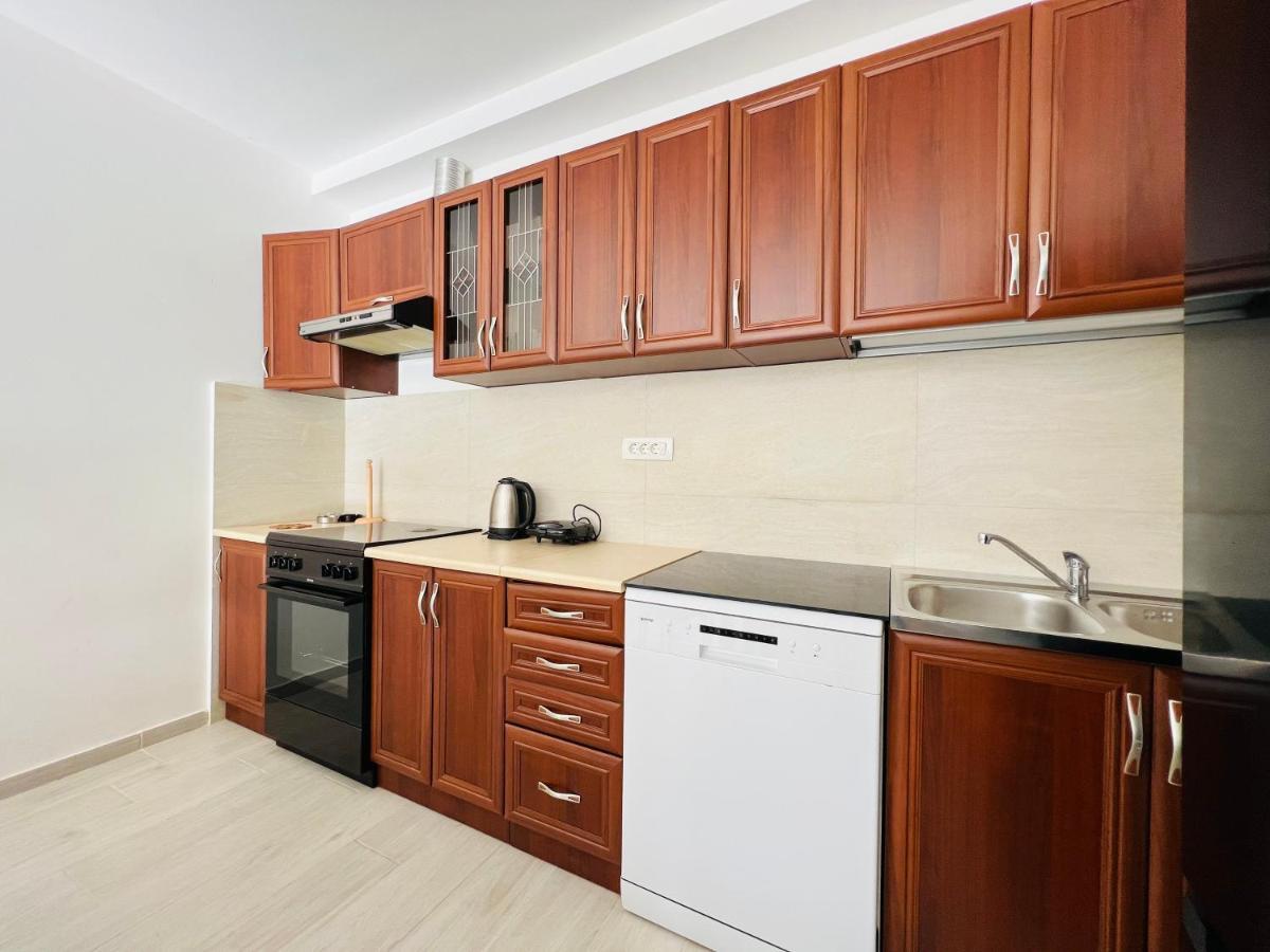 Apartment With Terrace And Private Parking 코토르 외부 사진