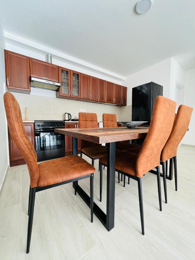 Apartment With Terrace And Private Parking 코토르 외부 사진