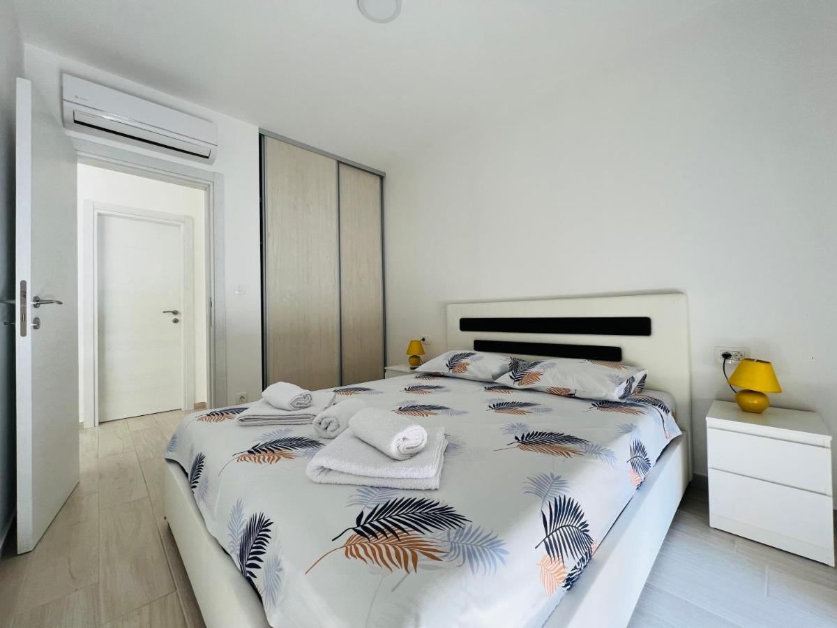 Apartment With Terrace And Private Parking 코토르 외부 사진