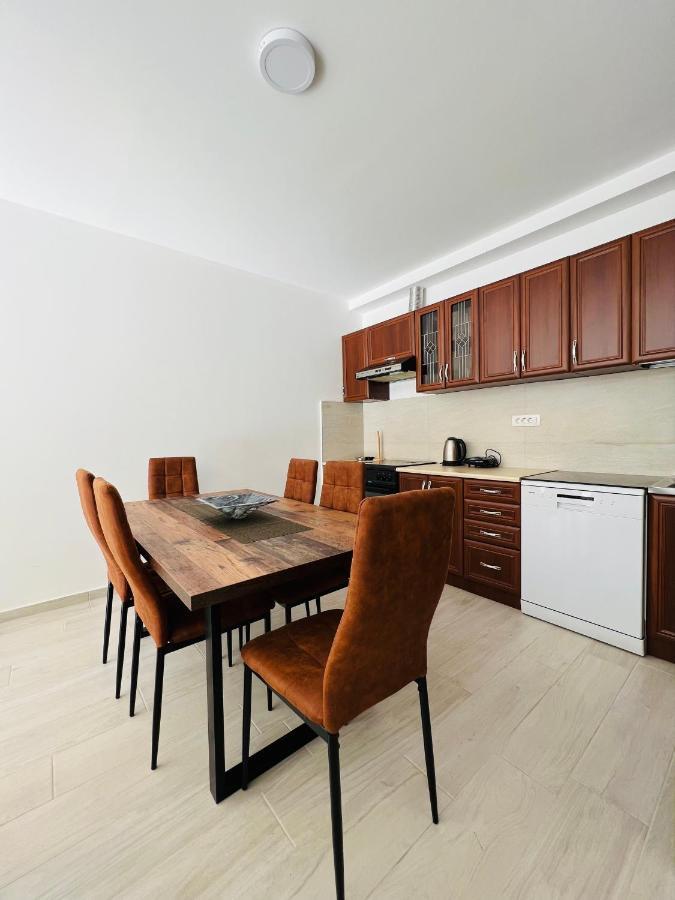 Apartment With Terrace And Private Parking 코토르 외부 사진