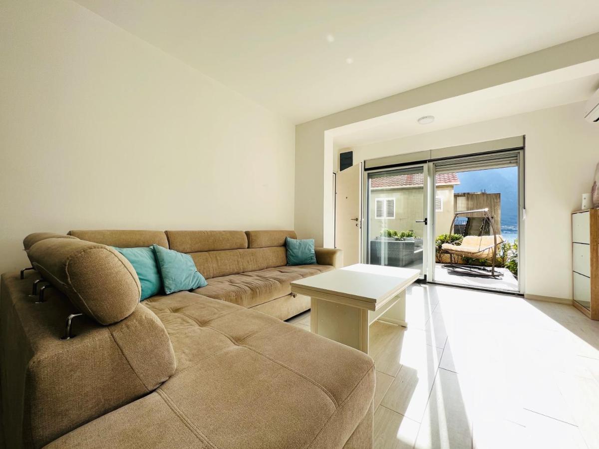 Apartment With Terrace And Private Parking 코토르 외부 사진