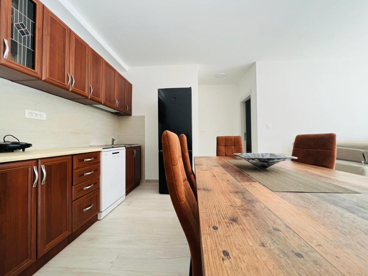 Apartment With Terrace And Private Parking 코토르 외부 사진